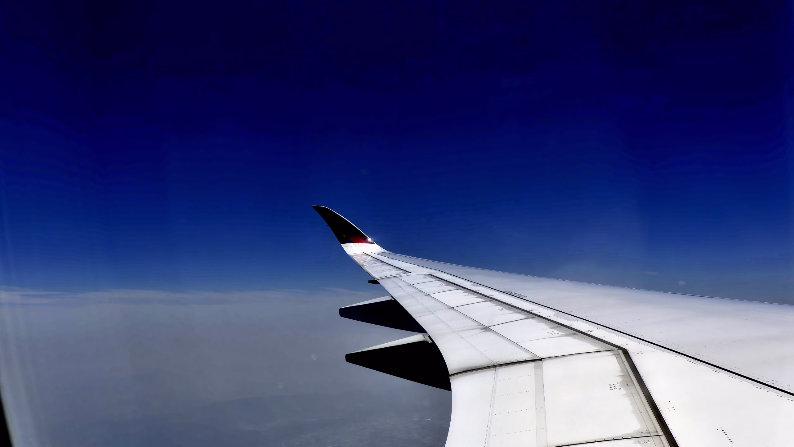 飛行機の窓　写真