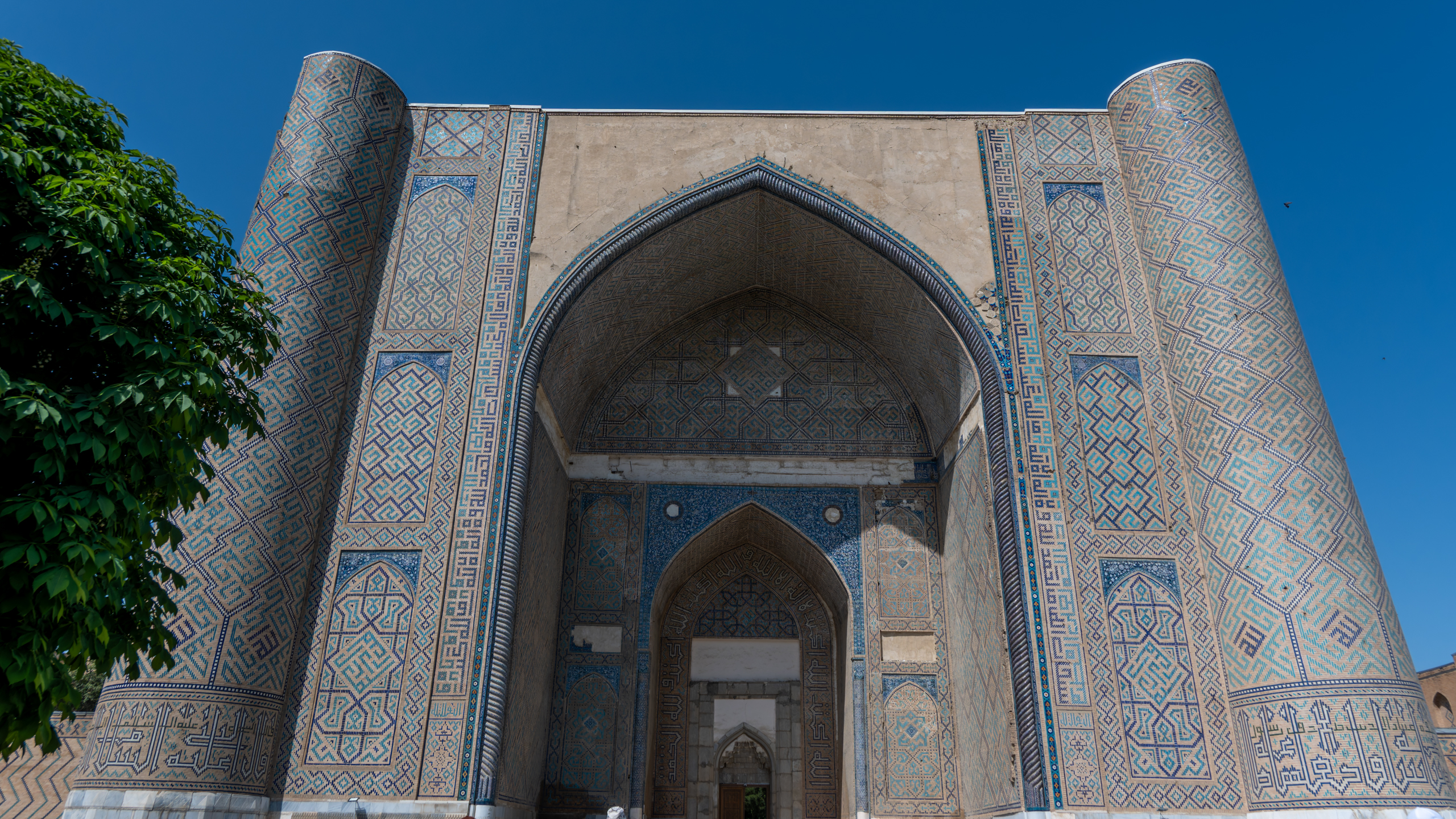 ビビハニム・モスク正面