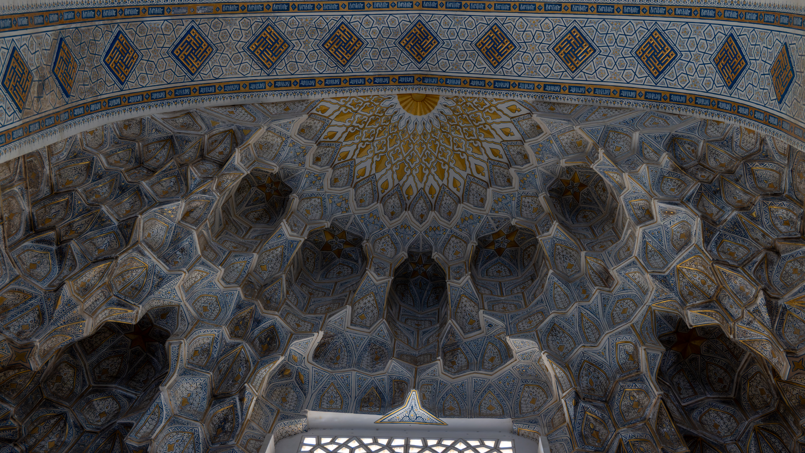 ビビハニム・モスク内部